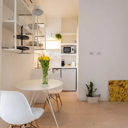 דירה Dateo - New, Connections